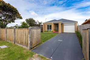 Exterior - The Modern Peninsula - Rosebud (Rosebud)