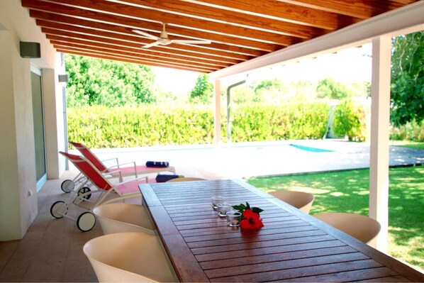Outdoor dining