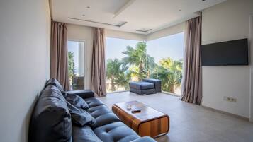 Panoramic Apartment, 1 Bedroom, Sea View | Living area