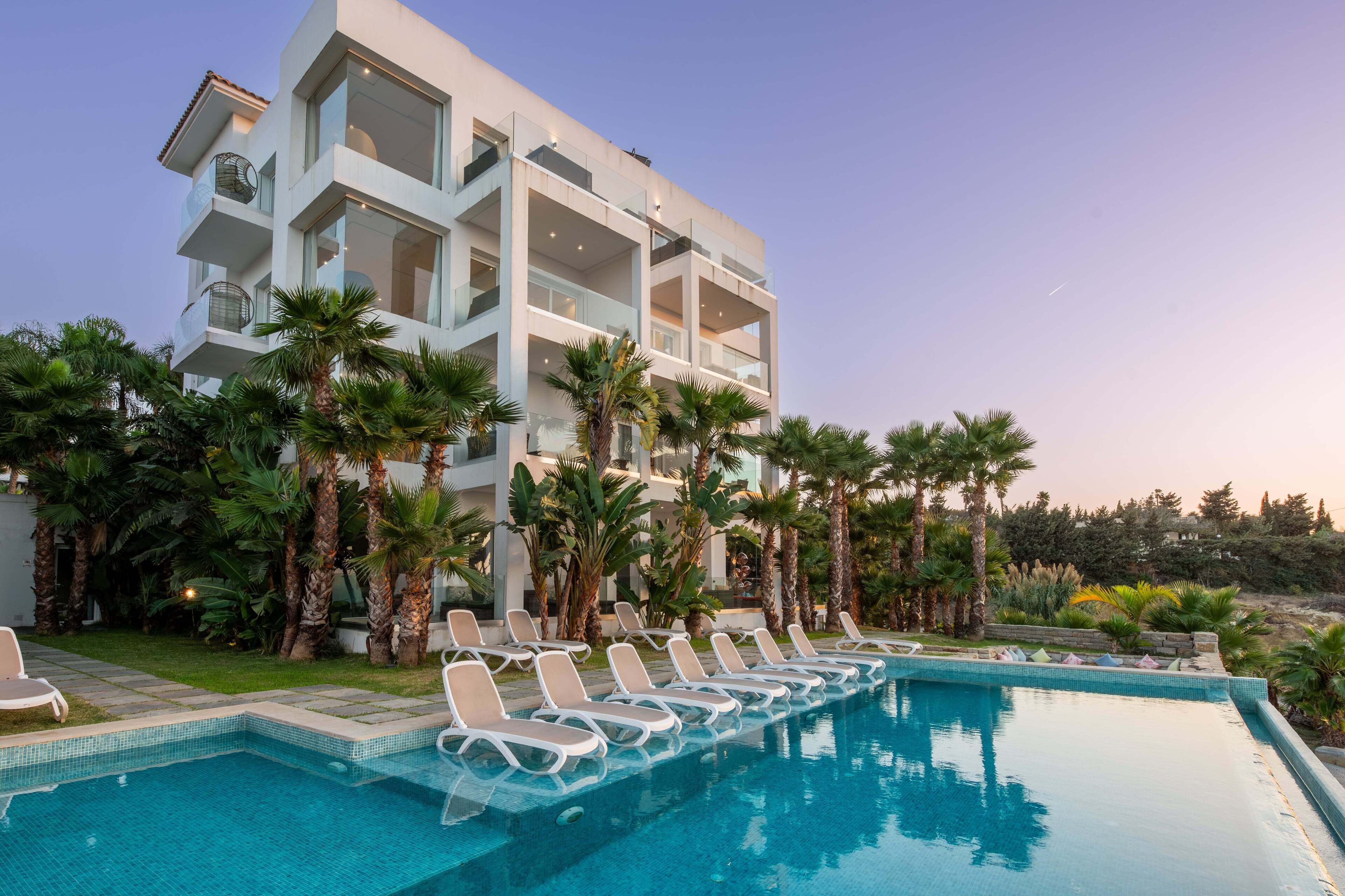 ด้านหน้าที่พัก