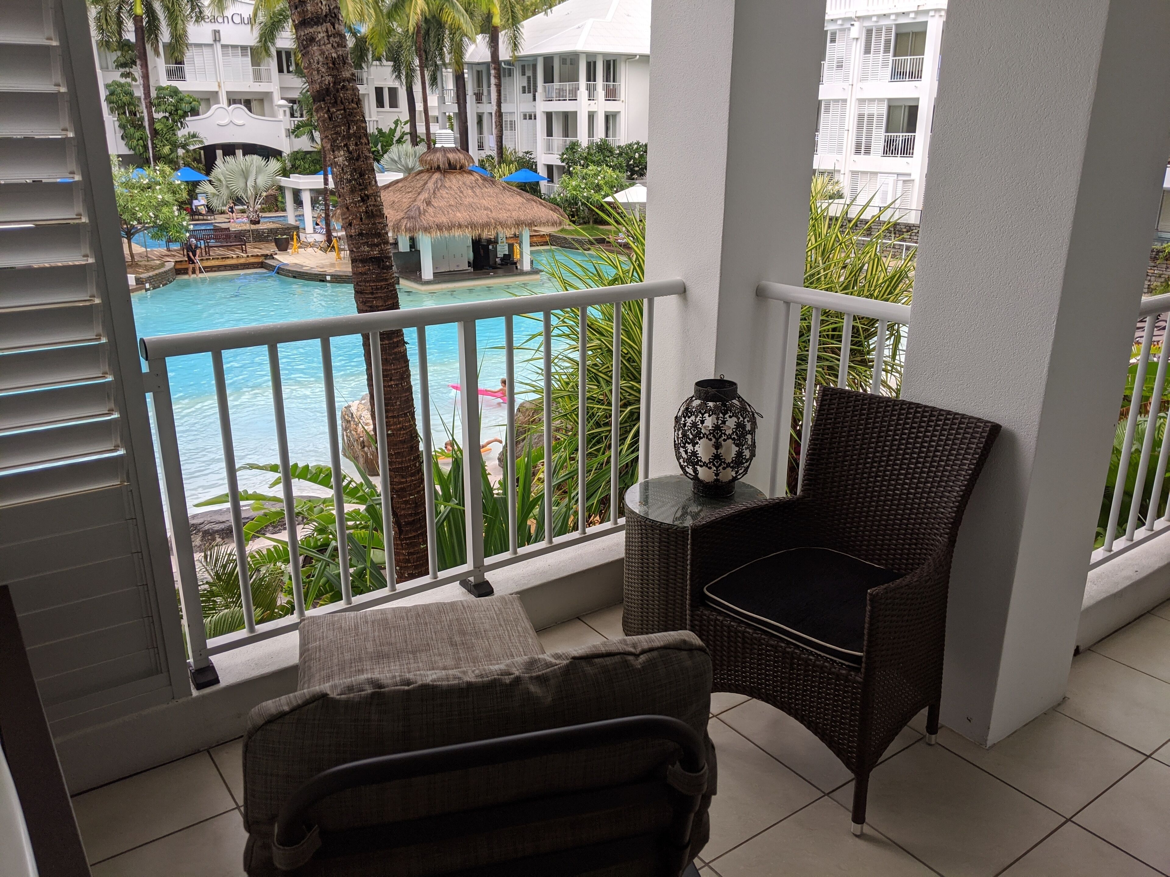 The escape luxury apartment Peppers beach club palm cove — image 12