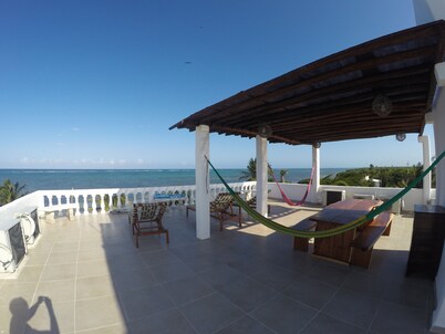 Mahi Mahi, Beachfront Apartment (6 guests), Level 3