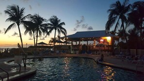 Outdoor pool, a heated pool - Ocean views, great for fishing and kayaking, the best family experience (Marathon)