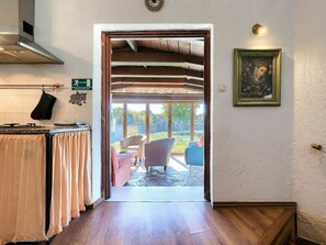 Interior - Stunning private villa for 8 guests with A/C, private pool, WIFI, TV, patio and pets allowed (Muntic)