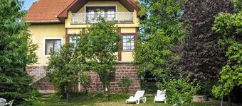 Stunning private villa for 9 people with WIFI, TV, patio, pets allowed and parking