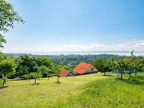 Property grounds - Wonderful private villa for 4 people with WIFI, A/C, TV and patio (Keszthely)