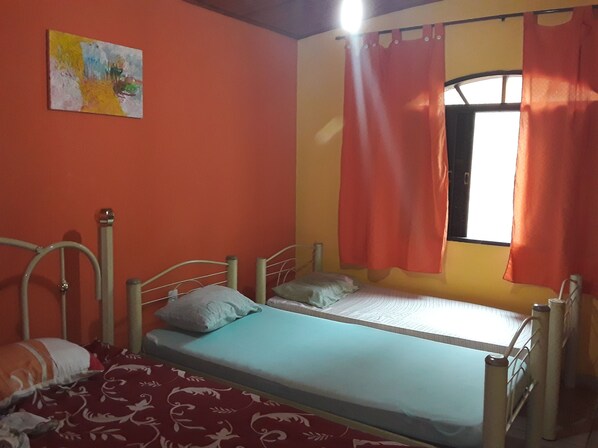 2 Schlafzimmer, Bügeleisen/Bügelbrett, kostenloses WLAN, Bettwäsche