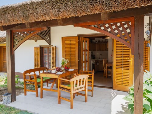 Wunderbares alleinstehendes Ferienhaus für 4 Personen mit  W-LAN, TV und Terrasse