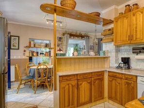 Micro-ondes, four, lave-vaisselle