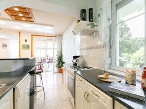 Mikroaaltouuni, uuni, astianpesukone