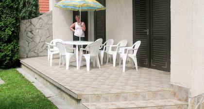 Estupenda casa de vacaciones privada con piscina privada, TV, terraza y mascotas permitida