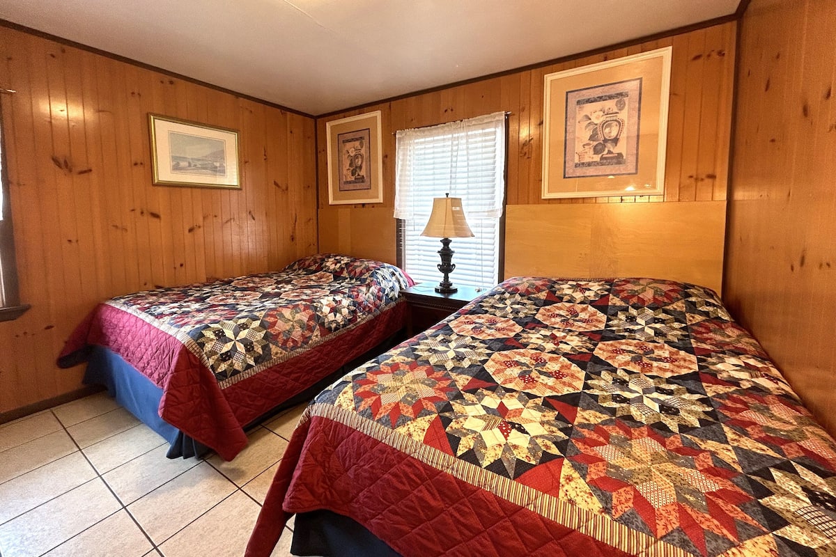 1 bedroom, pillowtop beds, individually furnished, bed sheets