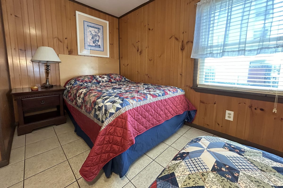 Wilmington Terrace Apartment 6 | 1 bedroom, pillowtop beds, individually furnished, bed sheets