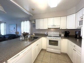 Townhome | Private kitchen