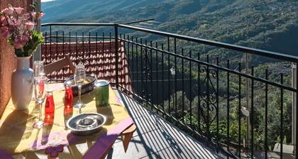 Belle maison de vacances privée avec WIFI, TV, terrasse, animaux admis et vue panoramique