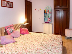 2 habitaciones, cuna de viaje y wifi gratis