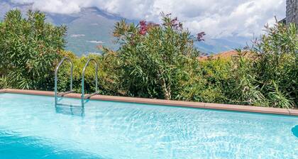 Belle maison de vacances privée avec piscine privée, WIFI, TV, terrasse, animaux admis, parking
