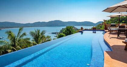 Stunning Views! Amazing Breezes! 5-10 minutes from town!