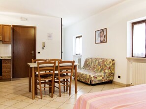 1 Schlafzimmer, Reisekinderbett, kostenloses WLAN, Bettwäsche