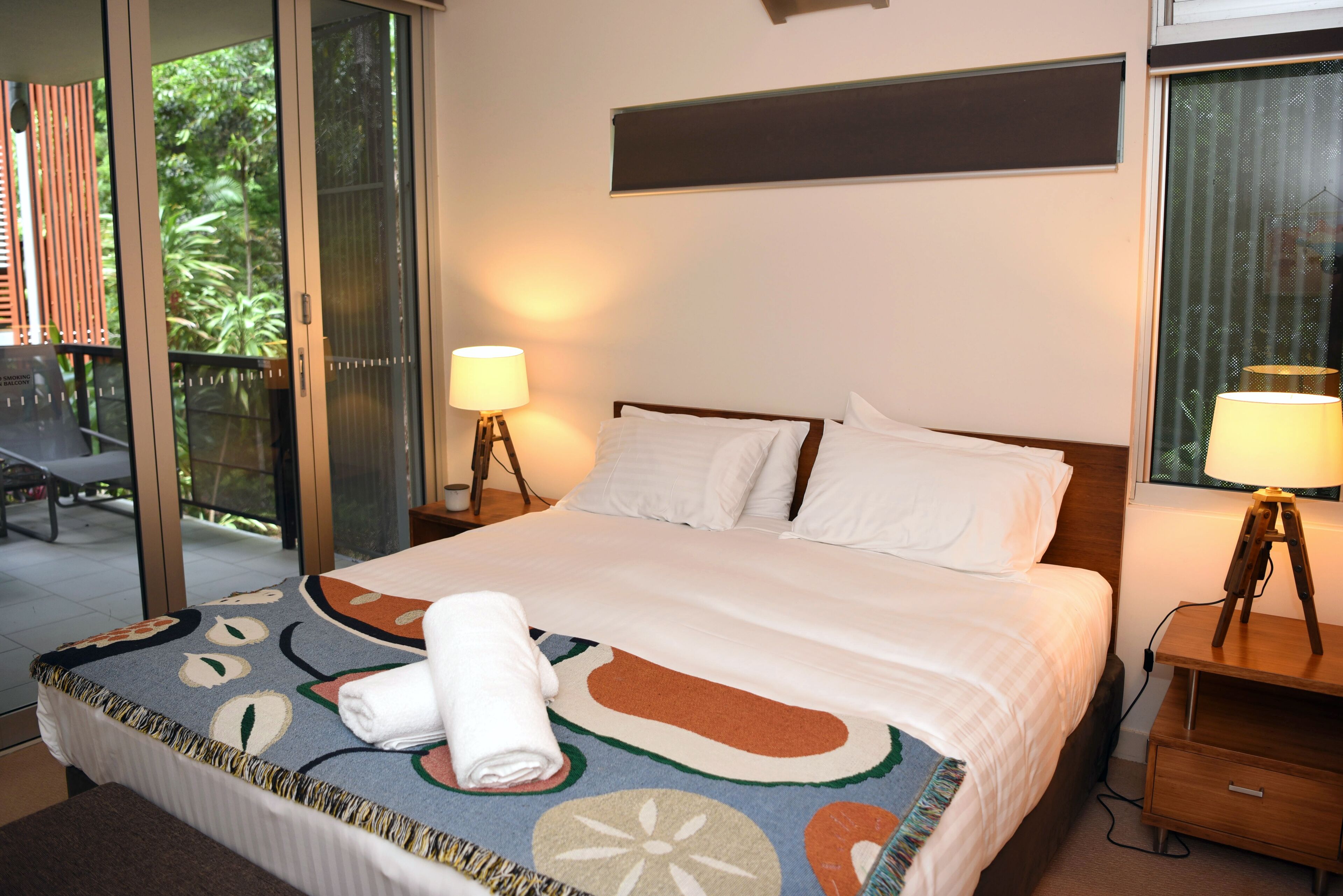2 bedroom luxury apartment minutes from the beach. — image 15