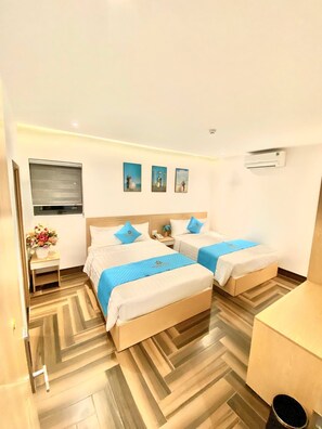 Premium bedding, pillow-top beds, minibar, desk - Euro Star Riverside Hotel (Da Nang)