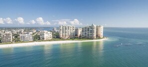 In Strandnähe, Liegestühle, Strandtücher