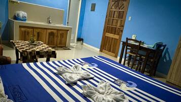 Iron/ironing board, free WiFi, bed sheets