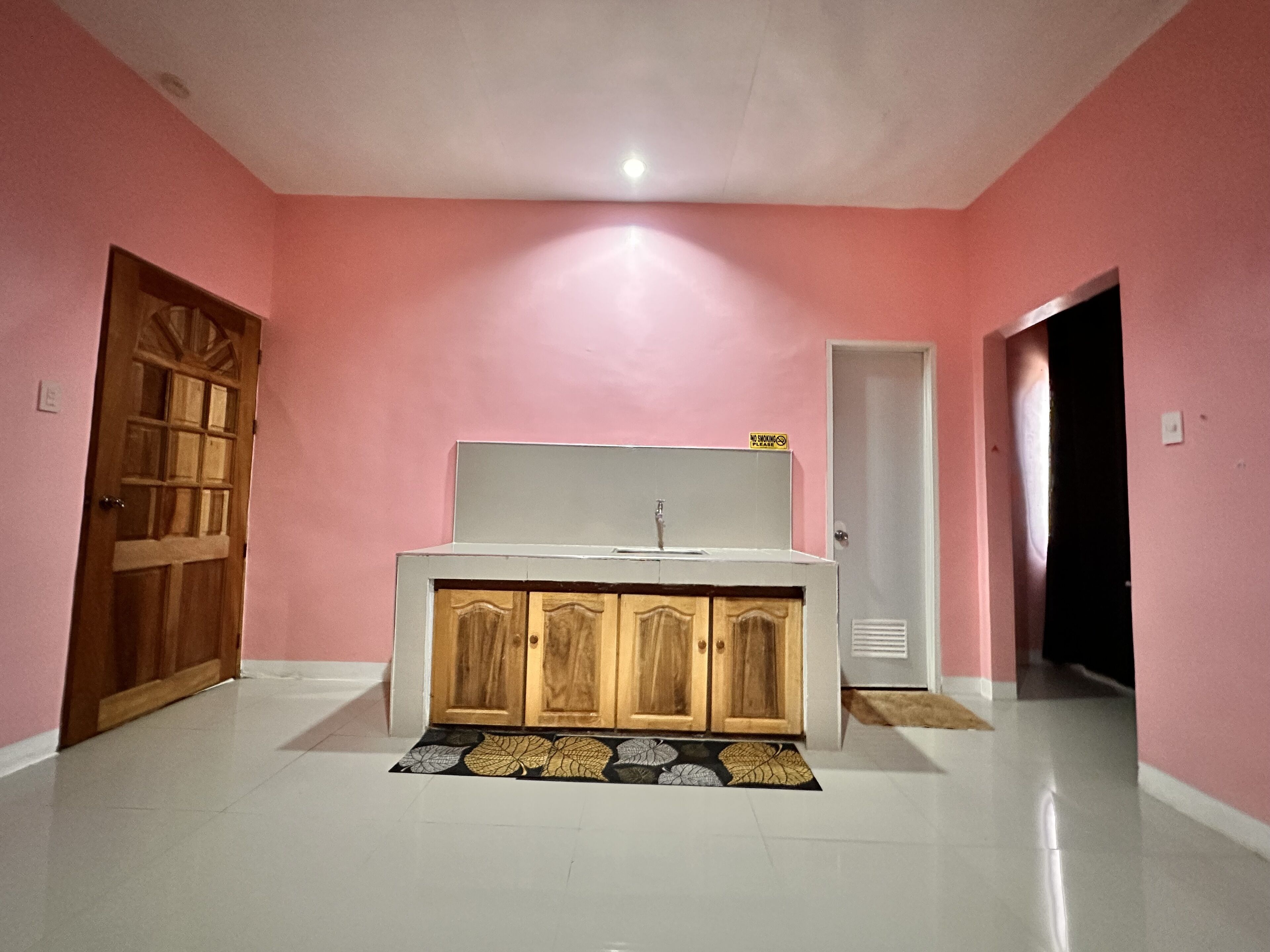 デラックス ダブルルーム | アイロン / アイロン台、WiFi (無料)、ベッドシーツ