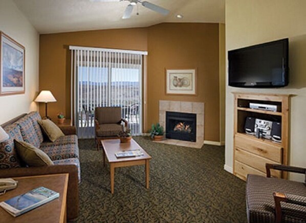 Living area - Wroldmark St. George - 2 bedroom Condo (St. George)