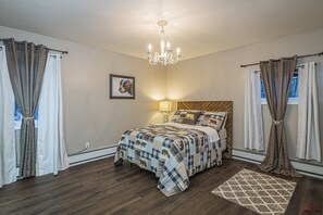 3 chambres, fer et planche à repasser, Wi-Fi gratuit, draps fournis