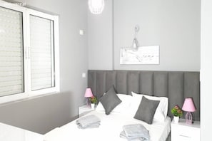 3 slaapkamers, een kluis op de kamer, een strijkplank/strijkijzer, wifi