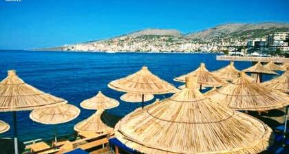 Super Star Saranda 2 am Strand