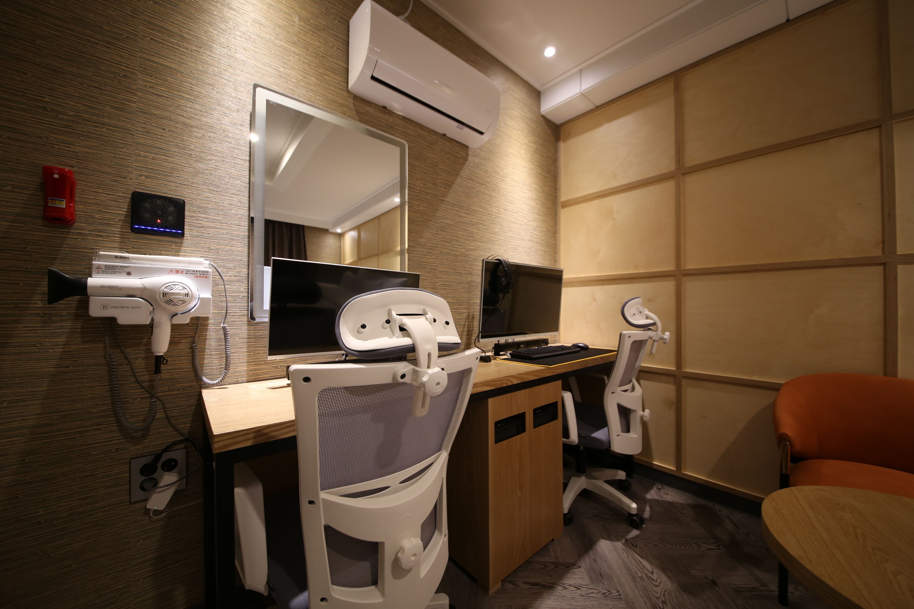 deluxe battleground 1pc room | tech