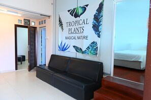 Deluxe Quadruple Room | Iron/ironing board, bed sheets - Labis Sunrise Farm Stay (Segamat)
