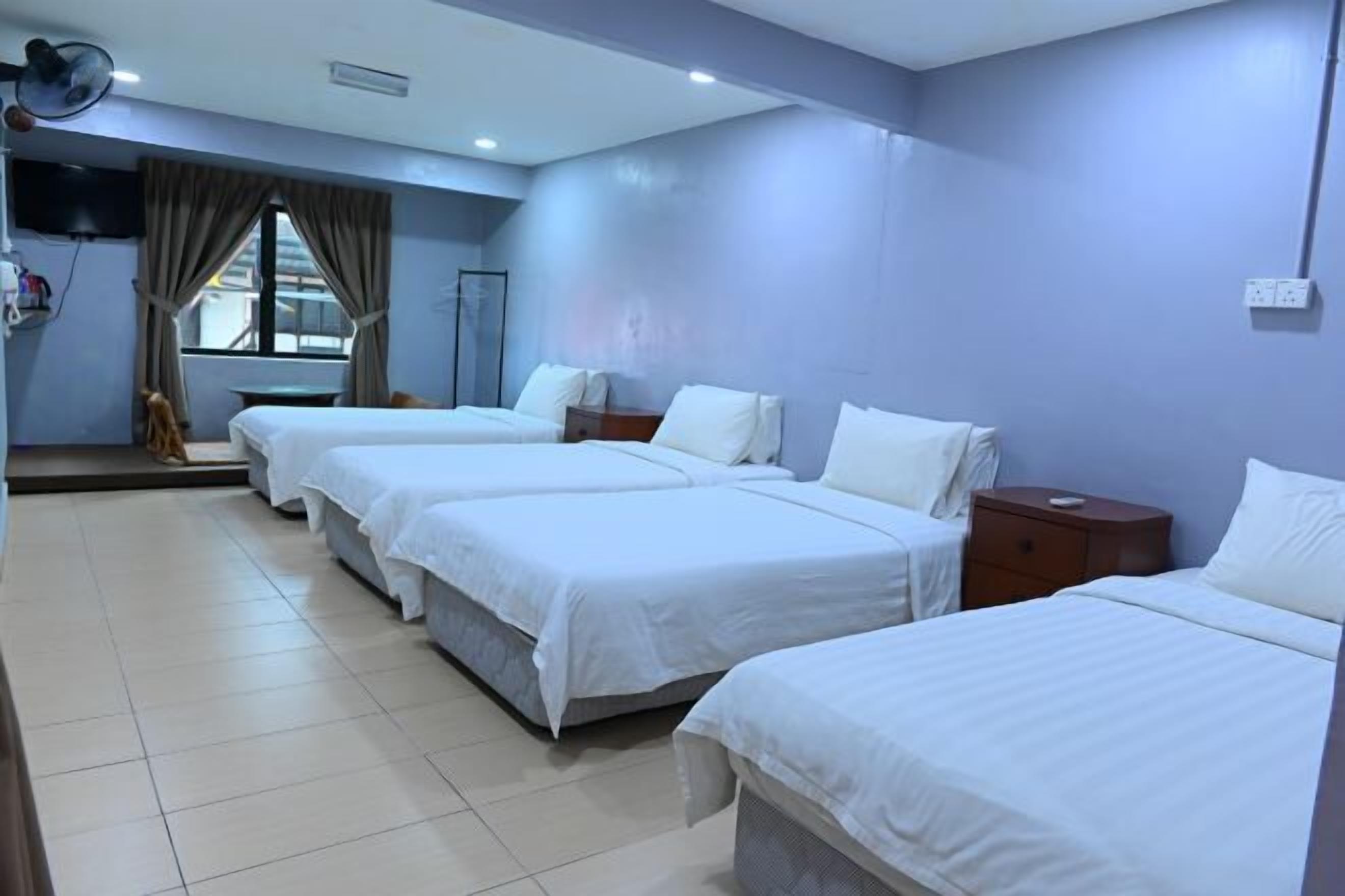 Seterika/papan seterika, cadar katil 