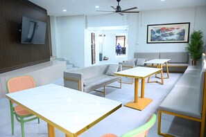 Lobby sitting area - Labis Sunrise Farm Stay (Segamat)