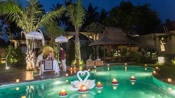 Indoor pool, outdoor pool