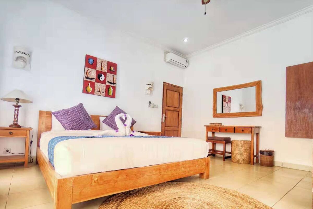 Kamar Double Elite, 1 Tempat Tidur Queen, pemandangan laut | Brankas, meja kerja, Wi-Fi gratis, dan seprai linen