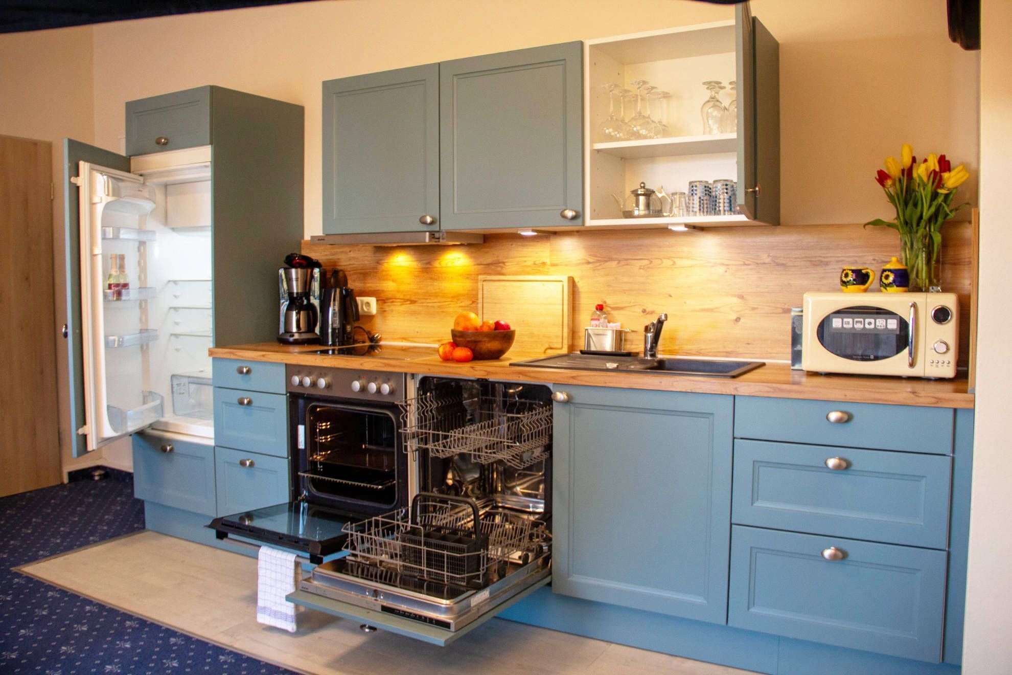 Fridge, microwave, oven, dishwasher