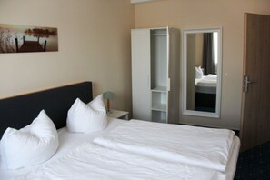 2 bedrooms, desk, travel cot, WiFi - Am Apfelbaum - Müritz apartment (Röbel/Müritz)