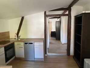 Frigorifero, microonde, forno, lavastoviglie