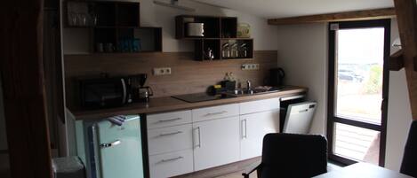 Refrigerador, microondas, horno y lavavajillas