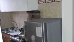 House | Private kitchen | Fridge, oven, stovetop, electric kettle - El Canelo, Algarrobo, Chile (Algarrobo)