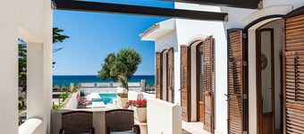 Villa with private pool, sea front location, in Cornino not far from Trapani