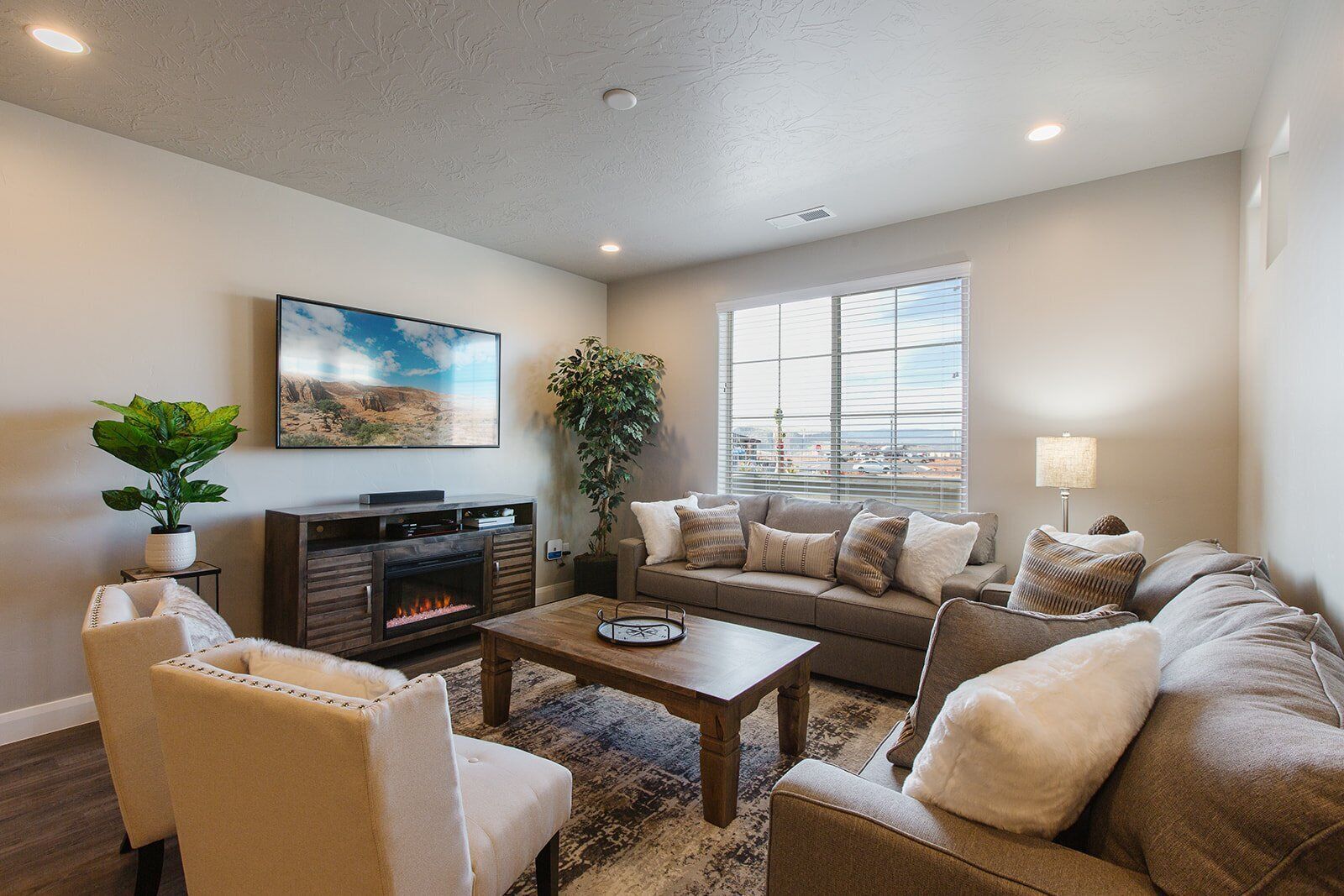 Escondido 1101 Kennedys Hugs Home Sleeps 10 Guest 3 Bedrooms - Washington, UT