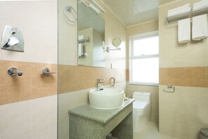 Dusche, Regendusche, Designer-Toilettenartikel, Haartrockner