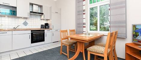 Køleskab, mikrobølgeovn, opvaskemaskine