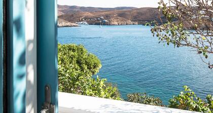 Luxury Seafront Apartment in Loutra Kythnos