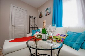 Family Cabin | Soundproofing, iron/ironing board, free WiFi