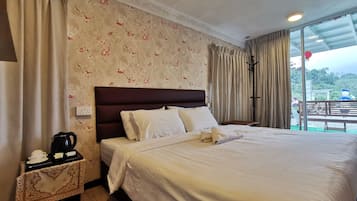 Deluxe Double Room, 1 King Bed | Free WiFi, bed sheets